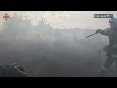 M4rcinS - Kacapscy zbrodniarze ostrzeliwują ukraińskich strażaków z DSNS.
#wideozwojn...