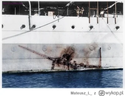MateuszL - Atak kamikadze na brytyjski krążownik HMS Sussex, to co widać na zdjęciu t...