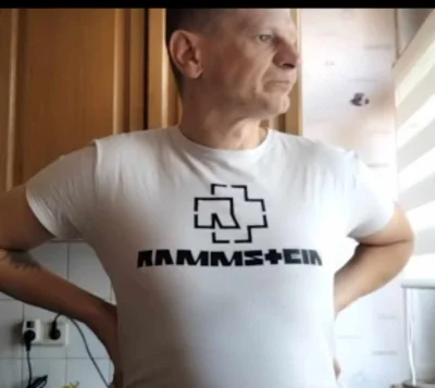 Wysokinski - #kononowicz świetej pamięci major w koszulce mojego ulubionego zespołu R...