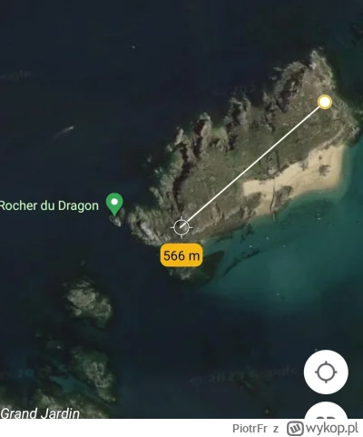 PiotrFr - @spere: 
 Wyspa ma długość 700 m, a szeroka jest na 250 metrów. powierzchni...
