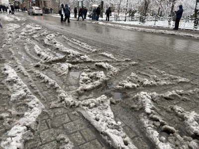 goferek - Mmm nie ma to jak śnieg zimą.
#krakow