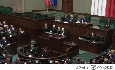 dr3vil - Pierwsze przemówienie Kaczyńskiego w sejmie X kadencji. Miał zachęcać do gło...