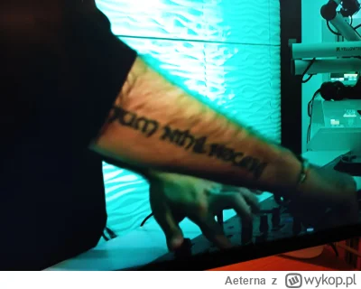 Aeterna - Kojarzy ktoś co to za tatuaż? Czcionka trochę jak z #lotr #wladcapierscieni...