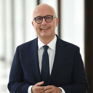 GangKobry - Oto poseł Robert Kropiwnicki (Platforma Obywatelska). Robert posiada 12 m...