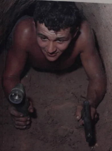 wfyokyga - "Tunnel Rat" 
Szczury tunelowe – grupy żołnierzy armii amerykańskiej, armi...