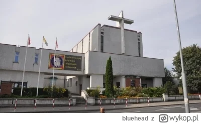 bluehead - @PorzeczkowySok w podobnym stylu betonowego bunkra jest kościół św krzyża ...