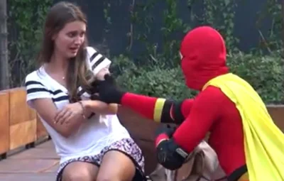 BezLitosci - Jak Wardega pojedzie do matki na wigilie, to tez w całym domu pozakłada ...