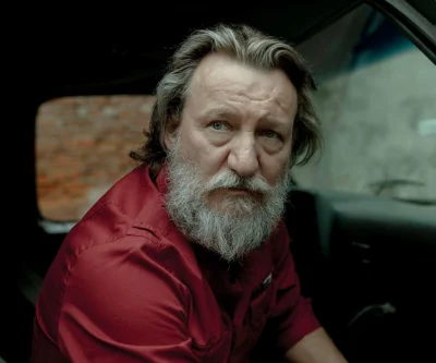 MrArdzi - >Bądź mną 
Włącz "wzgórze psów" na dobrym TV z 24 roku z opcją dźwięku prze...