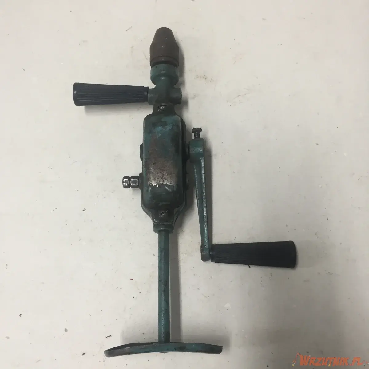 xvlk - #przegryw 
u nas na zakładzie to od '82 się korbą kręci i ludzie żyją