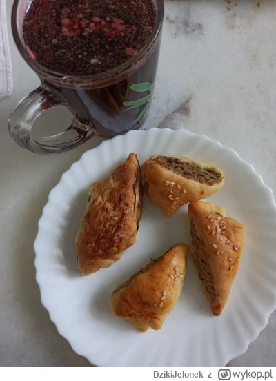 DzikiJelonek - #przegryw  mamełe zrobiła barszcz i paszteciki