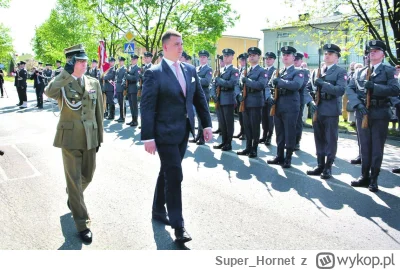 Super_Hornet - #heheszki #humorobrazkowy #wojskopolskie #prezydent #defilada

Czołem ...