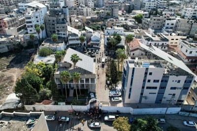 dziadeq - Tak z góry wygląda szpital w Gazie, przed którym wczoraj eksplodował pocisk...