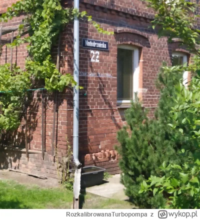 RozkalibrowanaTurbopompa - Przy okazji wrzucę zdjęcie z Trestna z budynku znajdująceg...