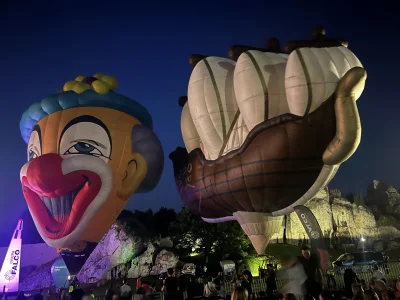 Shayenne1012 - @apeee dziś pokazano tajną b--ń, najnowsza technologia bojowa