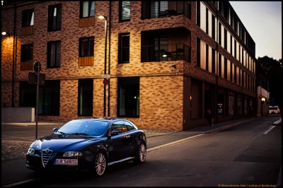 MonochromeMan - Alfa GT nadal wygląda bardzo rasowo, współczynnik "chciejto" bodskaku...