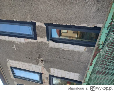 ofiaralosu - #okno #okna #remont Czemu ma służyć ta włóknina? W nowym budownictwie (d...