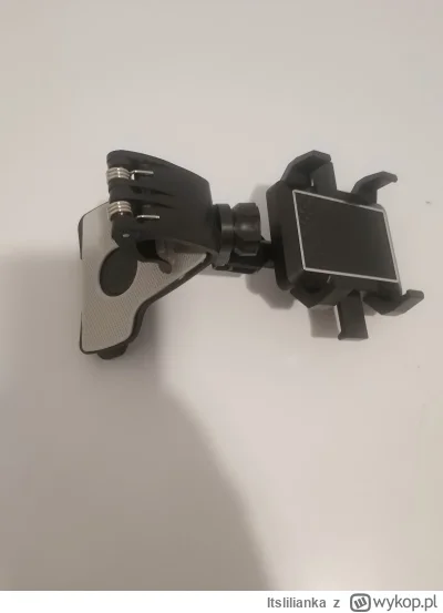 Itslilianka - kupiłem uchwyt ale za cholerę nie wiem jak go zamontować xD #motoryzacj...