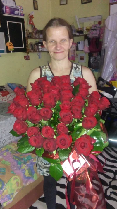PonuryBatyskaf - My faceci też lubimy dostawać kwiaty. Dziękuję Ci kochanie za piękną...
