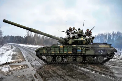 Bolxx454 - ukrainski czołg t-64 w natarciu #ukraina #wojna #balkenkreuz