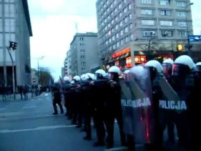 koroluch - Porównajmy sobie tę demokrację z czasów tuska i dziś. 
Dziś: Na marszu tus...