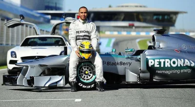 jaxonxst - Jedenaście lat temu, 24 stycznia 2013 roku, Lewis Hamilton oficjalnie zawi...