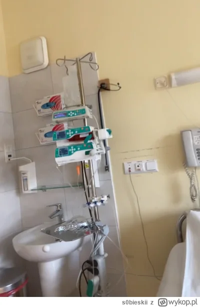 s0bieskii - @s0bieskii a to pompy które przez cały pobyt w izolacji pompowały leki pr...