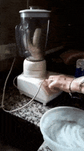 evolved - poebie mnie z tym miksem...

SPOILER