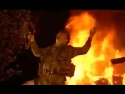 GrubyPrezes - @MarcinE45: patrząc na ogień myślałem że jackowi sluzba w jugosławi za ...