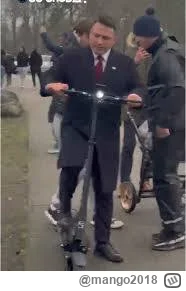 m.....8 - To wina tego, że w okolicy nie było hulajnogi, na której Sławomir mógłby uc...