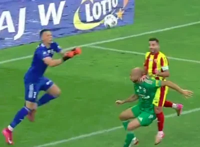 hellsmash86 - @JacoobCK: Typ już w tym momencie zamknął oczy bo wiedział, że nic z te...