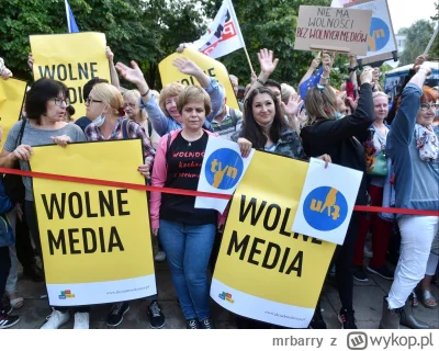 mrbarry - Jak to krzyczeli uśmiechnięci na protestach? 

WOLNE MEDIA, WOLNE MEDIA