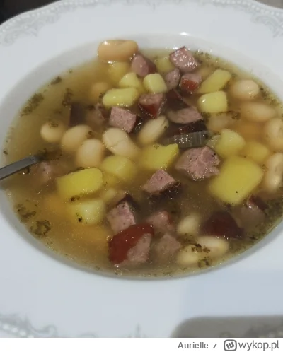 Aurielle - Dziś na obiadek zupa fasolowa z kiełbaską wędzoną i majerankiem. Bardzo mi...