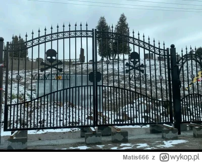 Matis666 - Proboszcz nową bramę wstawił do cmentarza XDDD
#cmentarz #heheszki #minska...