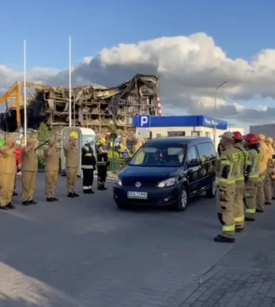 JohnyCobra - Pośród śmiesznych obrazków i kłótni o nic zróbmy chwilę przerwy i oddajm...