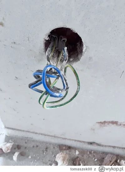 tomaszek00 - Dobra, jeszcze poki co zyje i mnie nie porazilo. Teraz pytanie - zwykly ...