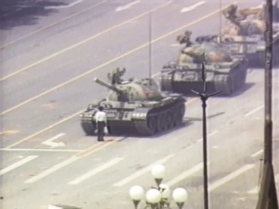 paczelok - Podobno na #huawei na tym zdjęciu nie widać czołgów #iphone #xiaomi #telef...