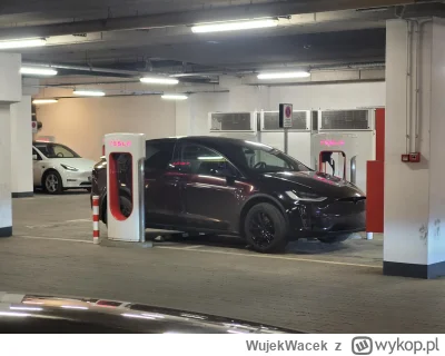 WujekWacek - Nie będziesz podludziu koło mnie ładował

#heheszki #motoryzacja #samoch...