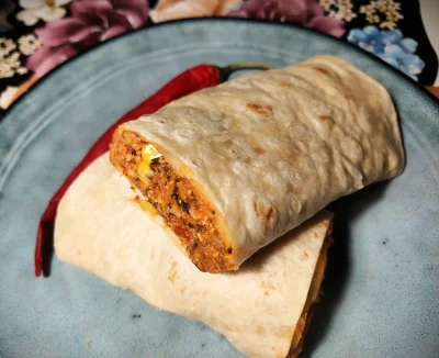 arinkao - Szybkie burrito na kolację. 
Skład to duszone warzywa (papryka, grzyby, czo...