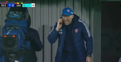 anoysath - Robimy konkurs, co krzyczy Papszun do słuchawki? Tylko głupie odpowiedzi.
...