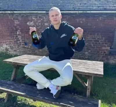 stanley-fieldmaster - @PrzegrywZeWsi nie wiem u mnie na wiosce każdy wygląda jak na p...