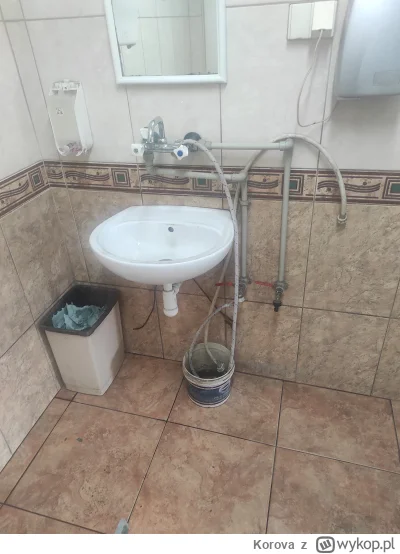 Korova - #kouhoz #remontujzwykopem #lazienka #heheszki 
Mirki zatrudniłem kumpla z ro...