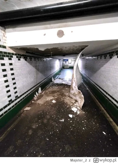 Majster_2 - Tunel pod peronami na dworcu kolejowym w #inowroclaw 

#kolej #pkp #tunel...