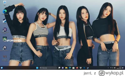 jarrL - Nowy komputer to i musi być nowy pulpit.

#koreanka #komputery