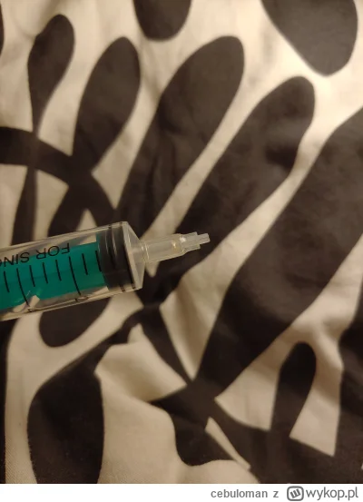 cebuloman - @Mkkr: Na strzykawkę wężyk 2/4mm a w to kawałek wężyka od atomizera