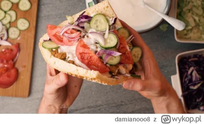 damianooo8 - #kebab #foodporn

Siedzę i se w necie kebaby oglądam, bo jedyny dobry ke...