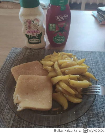 Bulka_kajzerka - Ostatnio normiki pocisnęły chuopa za obiad to dzisiaj co innego fryt...