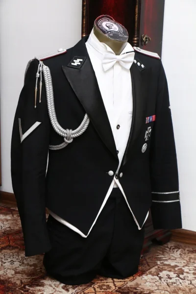 Javert_012824 - @Hellicon: Zaczerpnięte z najlepszych tradycji mody mundurowej