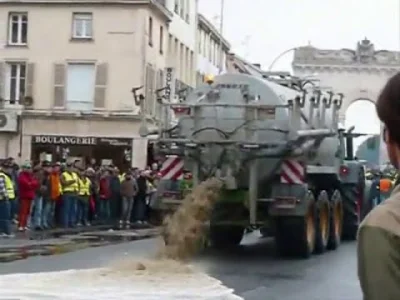 biskup2k - W rzeczywistości rolnicy we francji przywożą do miasta bardziej aromatyczn...