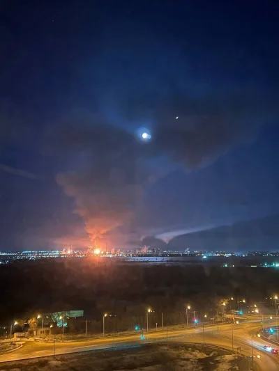 arkadi2020 - Nowokujbyszewsk, obwód samarski. Mieszkańcy zgłaszają eksplozję w rafine...