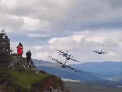 wfyokyga - Dlugi gif (21 sekund) z Herculesami z filmiku który przerobiłem na gifa al...